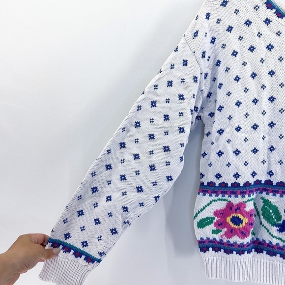 VINTAGE Eddie Bauer White Floral Grandma Sweater - Picture 5 of 7